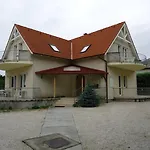 Διαμέρισμα Klassz Apartmanhaz *
