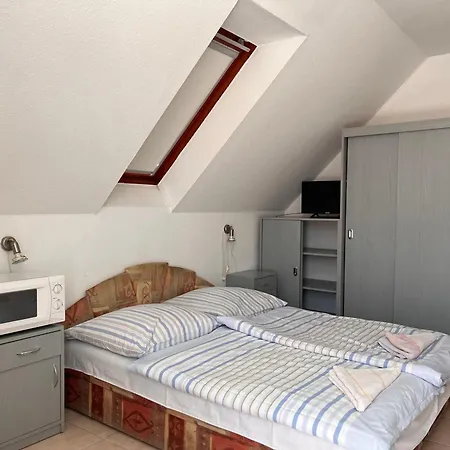 Klassz Apartmanhaz 아파트 블로톤퓌레드