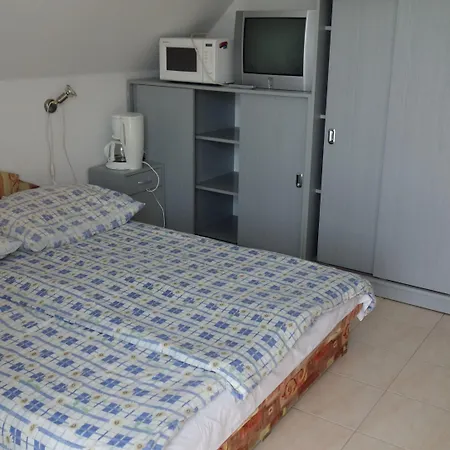 Klassz Apartmanhaz * بالاتونفوريد