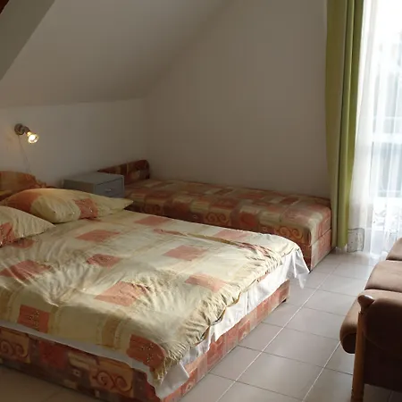 Klassz Apartmanhaz شقة بالاتونفوريد