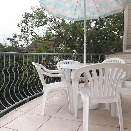 شقة Klassz Apartmanhaz بالاتونفوريد