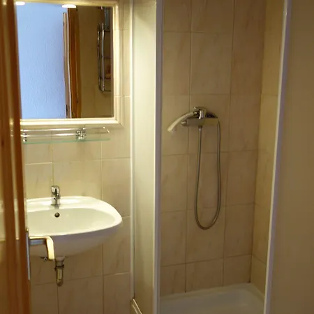 Klassz Apartmanhaz شقة *