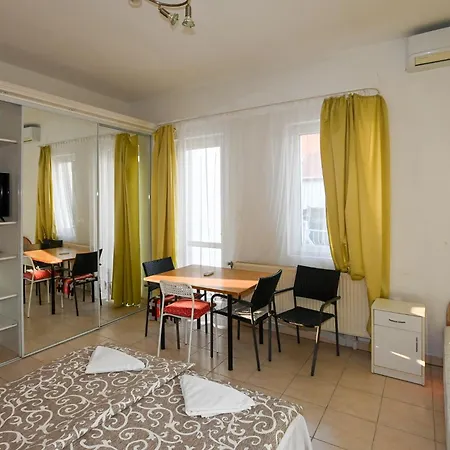 Διαμέρισμα Klassz Apartmanhaz *