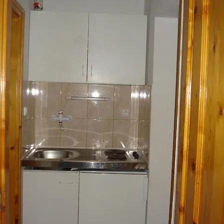 Klassz Apartmanhaz 블로톤퓌레드